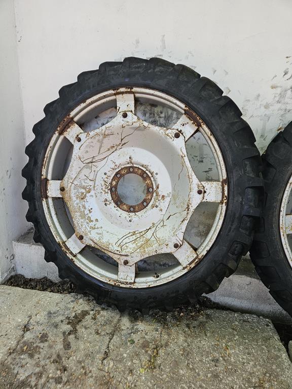 02 Koła uprawowe wąskie 9.5R48