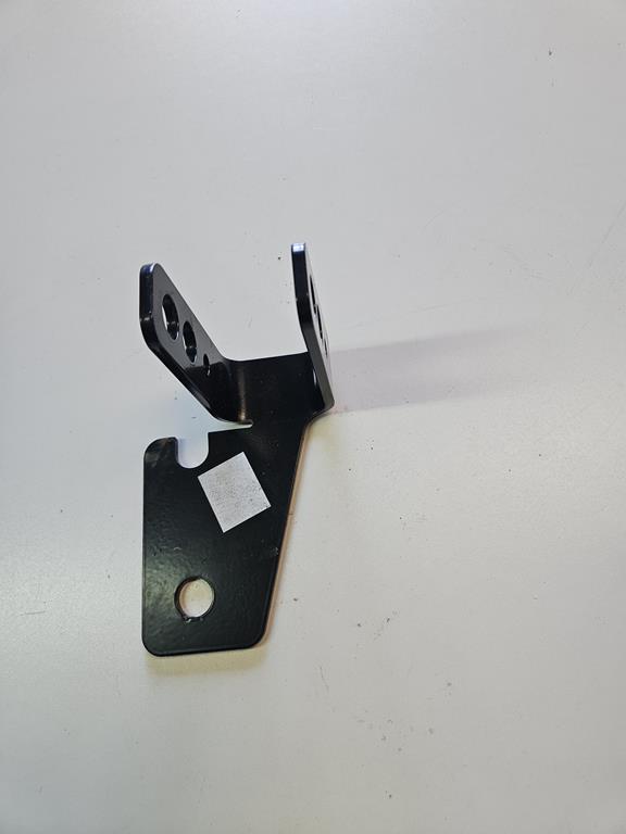 2 Przedni wspornik 331-68866