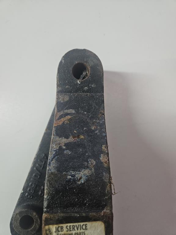 3 Łącznik wahacza JCB 477-01558