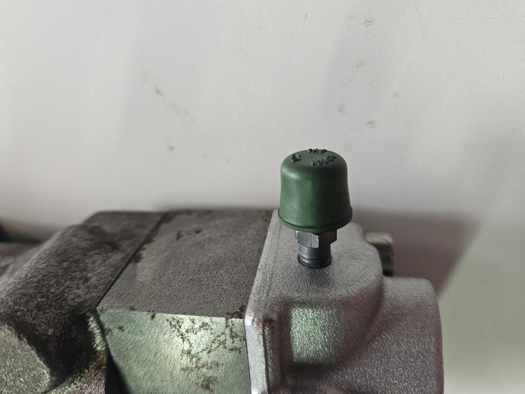 06 Zawór hamulcowy R917002653