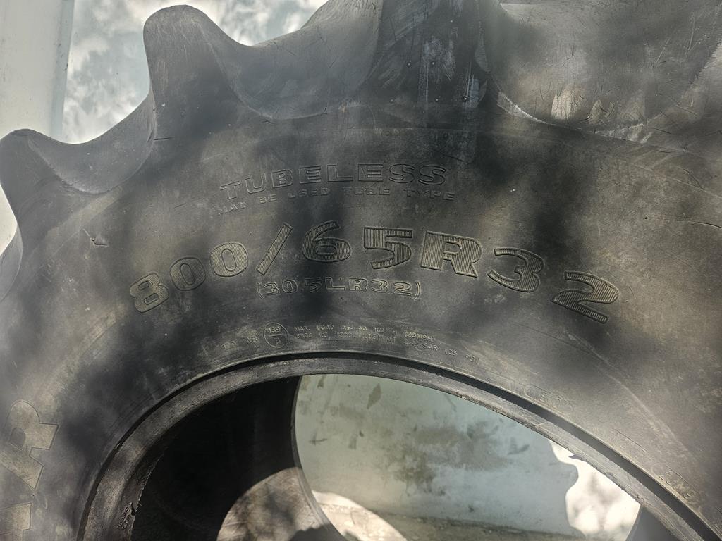 2 Opona 800-65R32